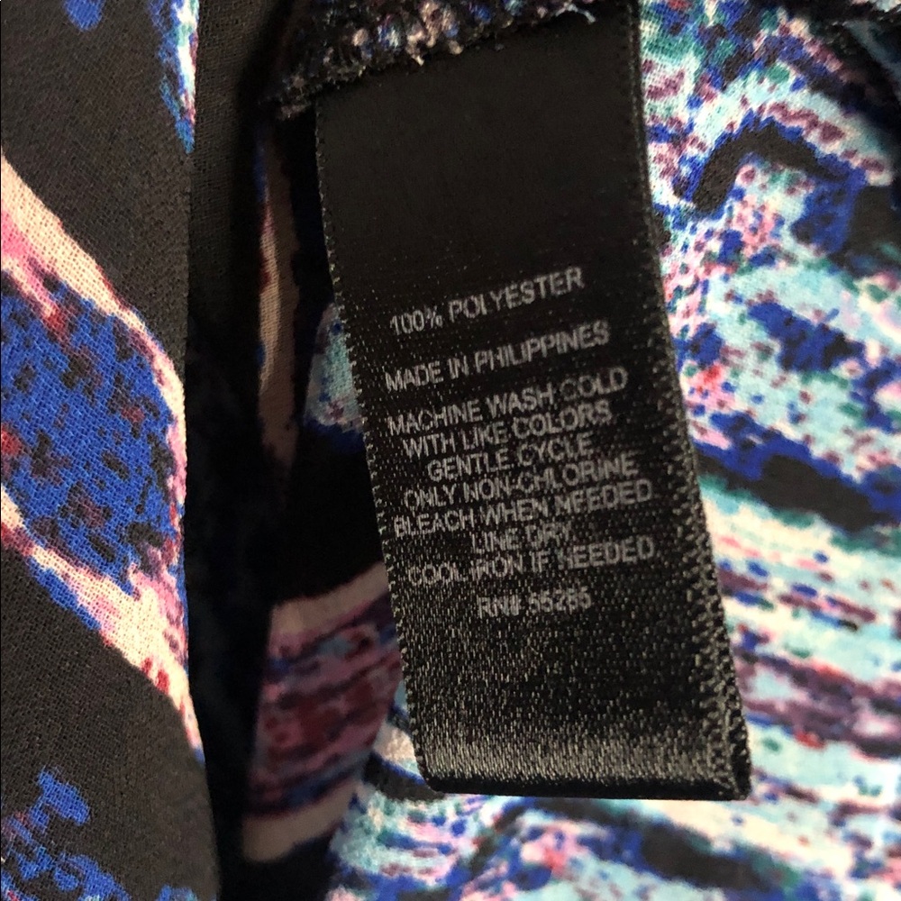 Express Black Kimono with Blue and Pink Geometric Print - Picture 3 of 3